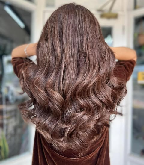 Beautiful beige brown balayage hair colour by Amika Wang Vancouver balayage expert